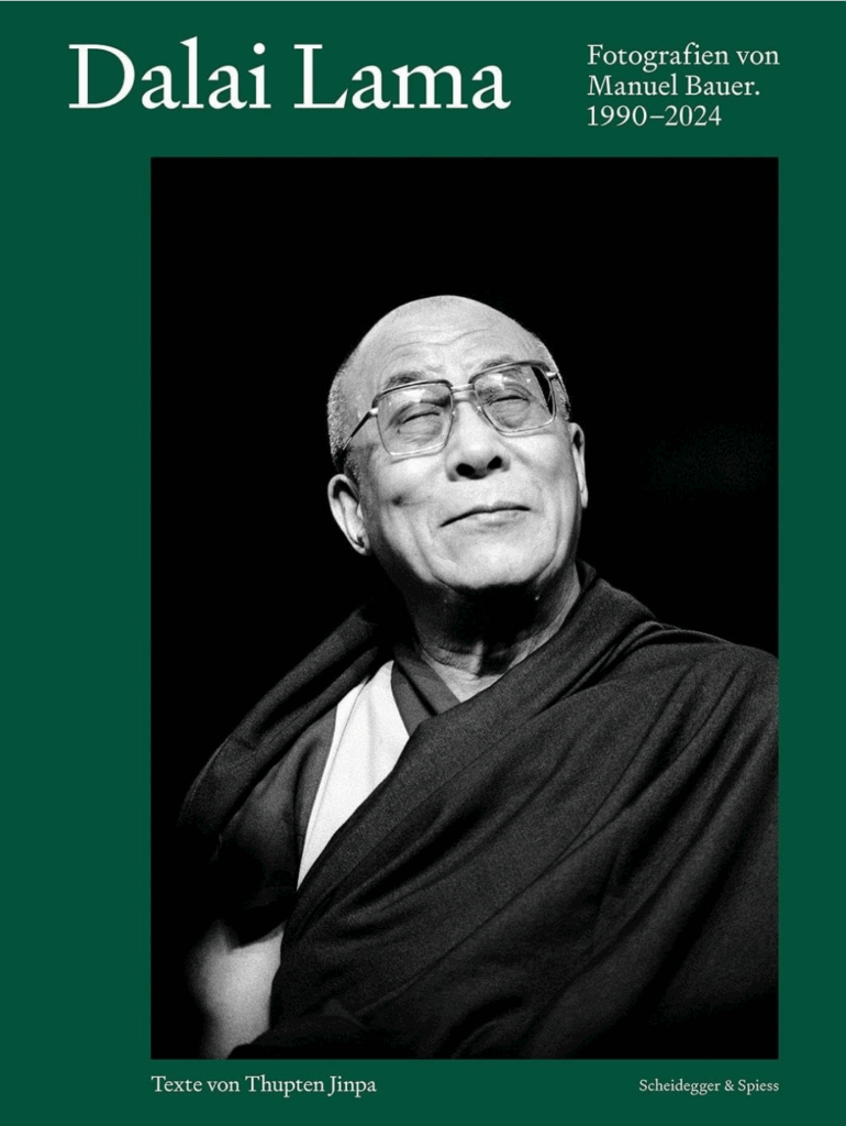Cover des neuen Bildbands "Dalai Lama" mit Fotografien von Manuel Bauer, Verlag: Scheidegger & Spiess