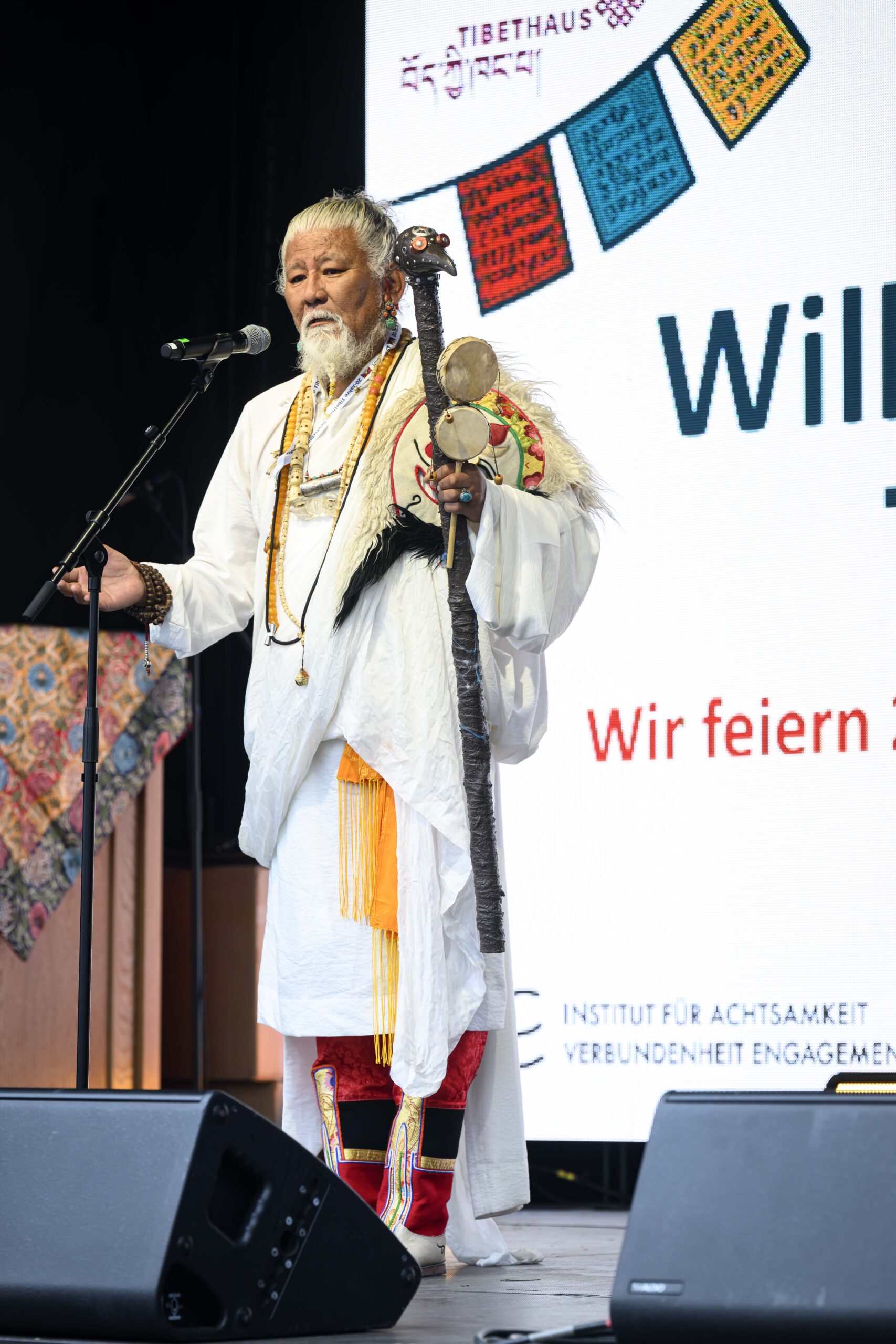 Tibetischer Musiker. Tibet Fest am 23. August 2025 auf dem Rossmarkt